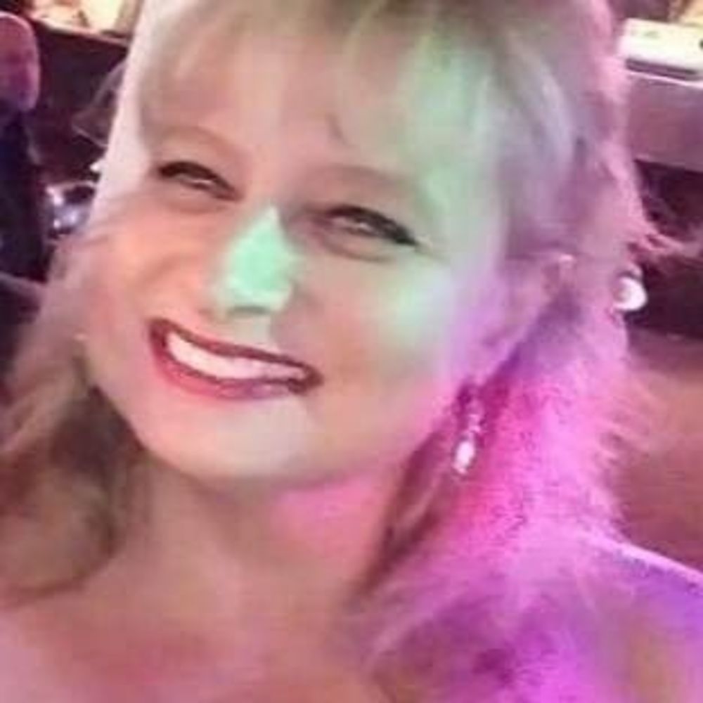 Meet your Posher, Roxanne